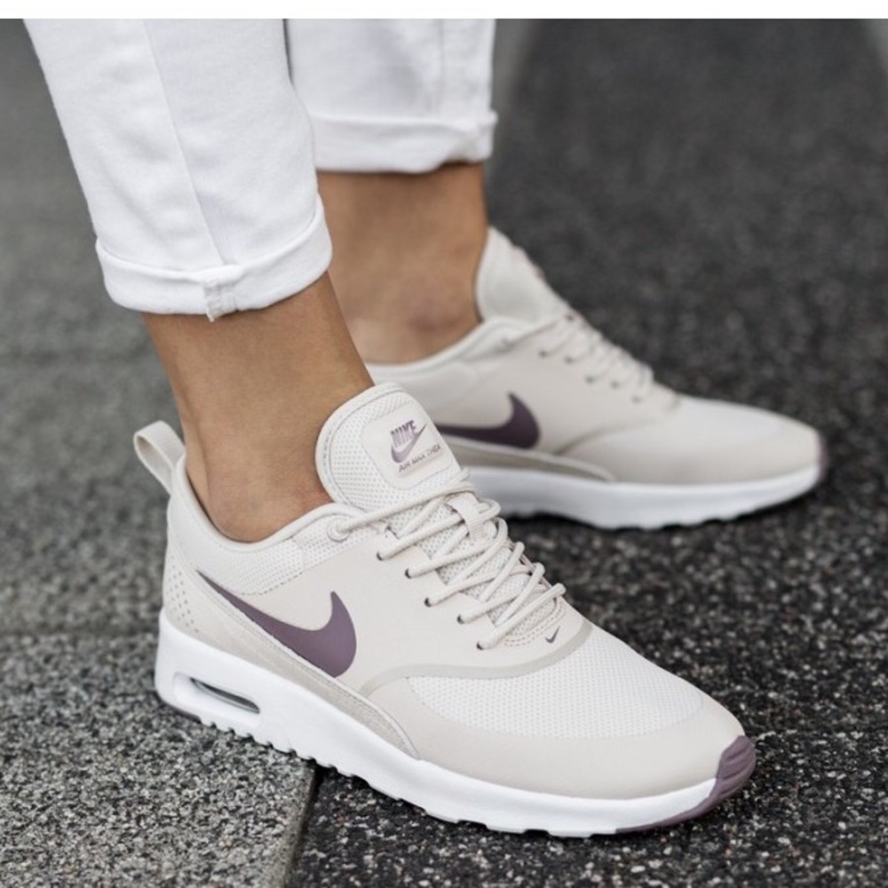 Beige Nike Thea